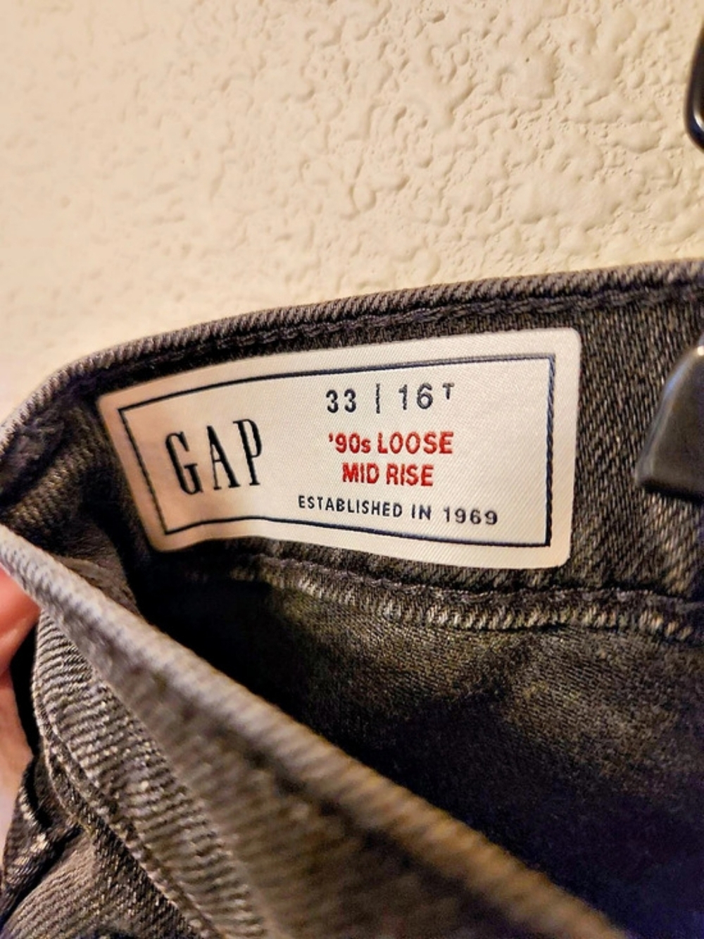 GAP '90s Loose Mid Rise Straight Leg Jeans Size 33 / 16T - Picture 6 of 9